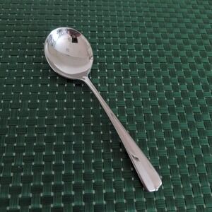 1 Oneida GALA IMPULSE Sugar / Bouillon Soup Spoon Round Stainless Glossy USA Vtg
